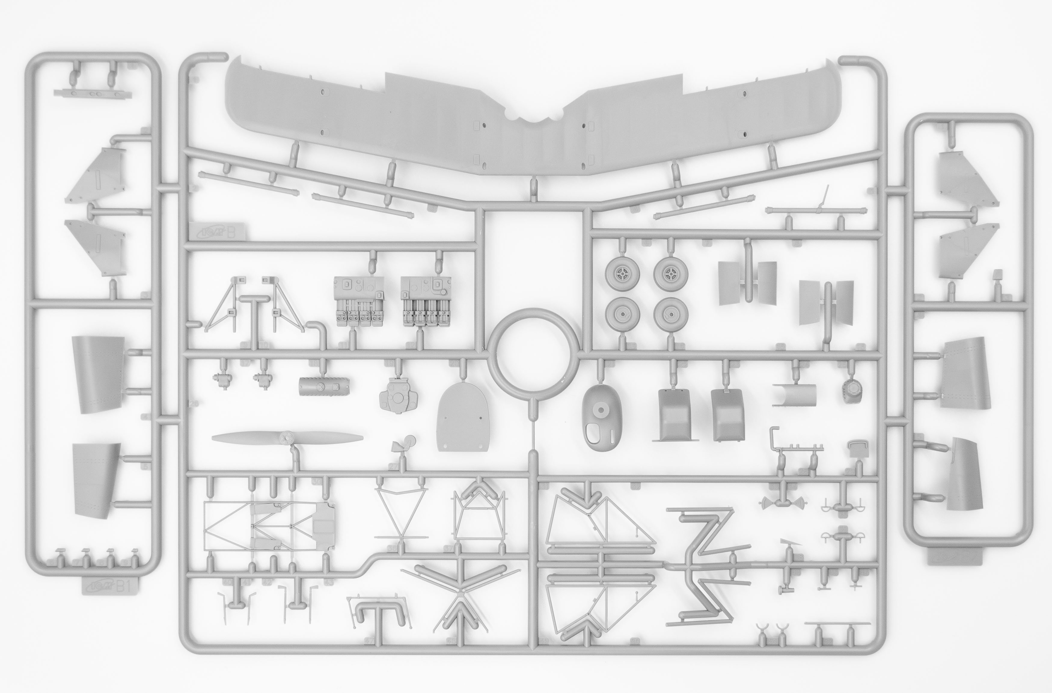32034 Bucker Bu 131D с германскими кадетами (1939-1945 г.) ICM