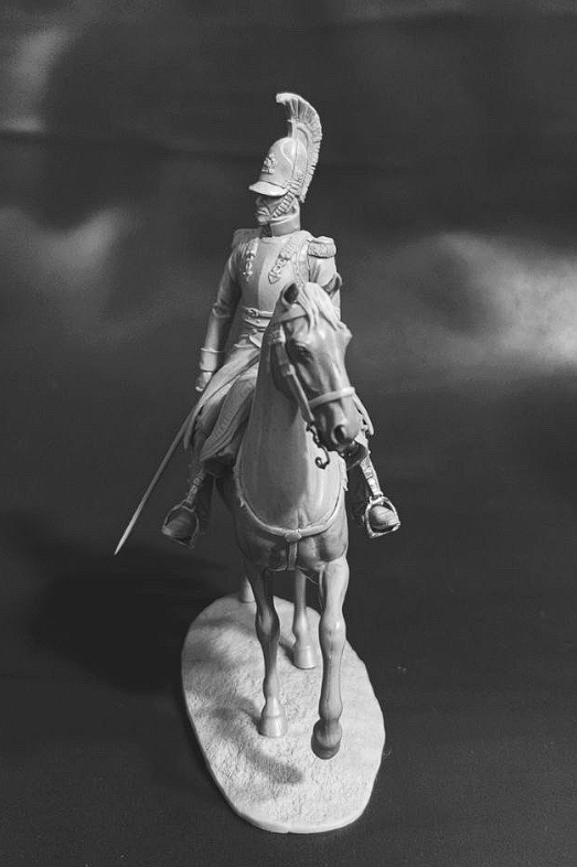 CHM-54386. Штаб-офицер Псковского кирасирского полка в трофейной кирасе, Россия 1813 г. 54 мм. Материал - смола. Chronos Miniatures