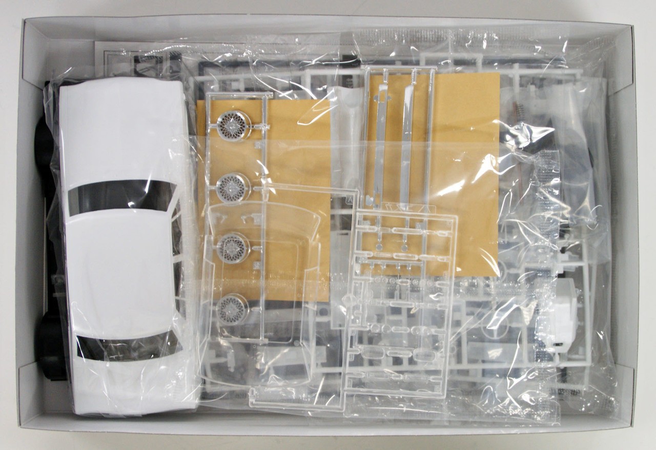 05836 Nissan Skyline 2000 GT GC10 '71 Aoshima