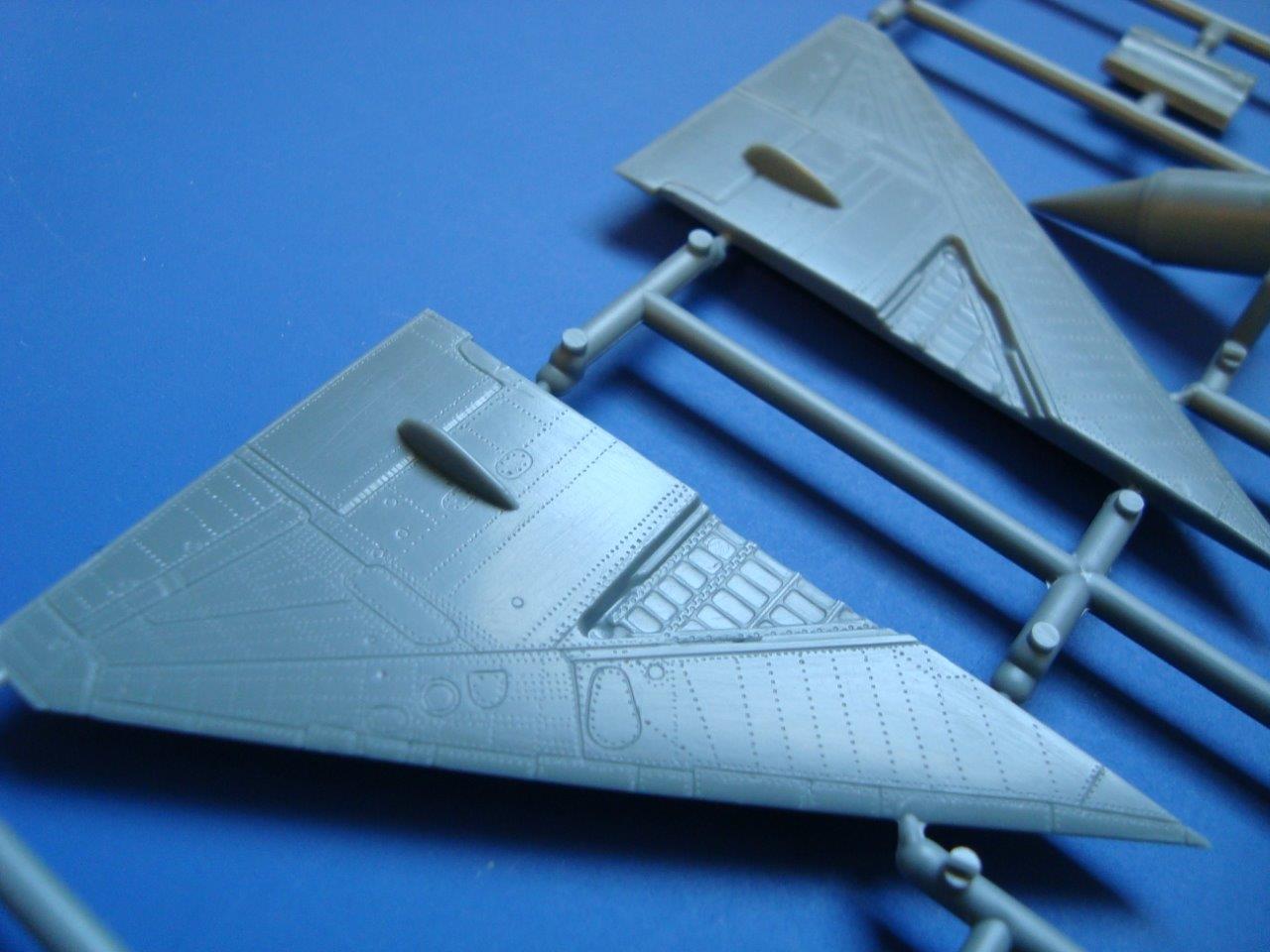 KPM0102 Истребитель  MiG-21BIS w/weapons  Fin/Ind/Rus/Cuba (KP Models) 1/72 KP Models