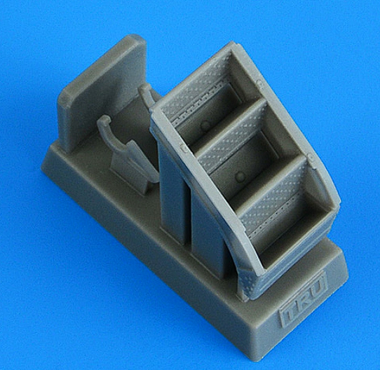 QBT-49056 1/48 Mil Mi-8MT/Mi-17 entry stairs (TRUMP)
