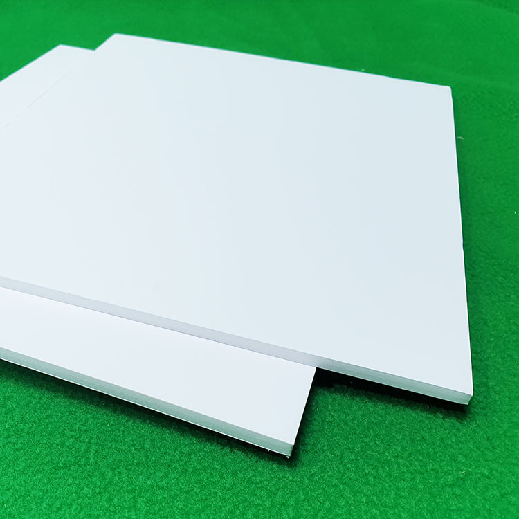 5602 пенокартон белый лист 5,0 мм - 200х250 мм - 2 шт