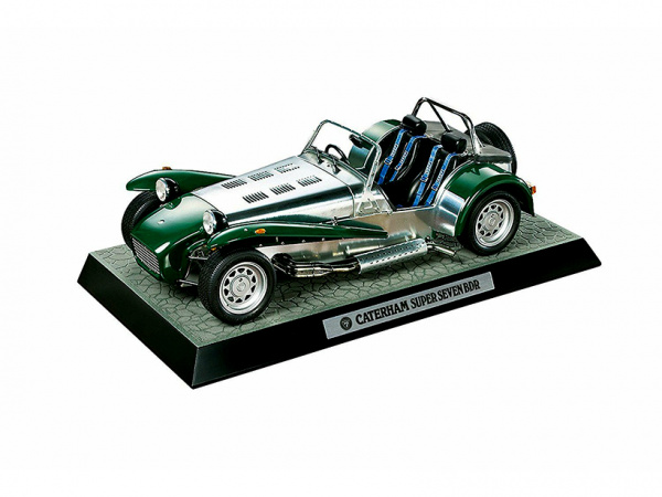 10204 Caterham Super Seven BDR, с подставкой и булыжной мостовой для диорамы Tamiya