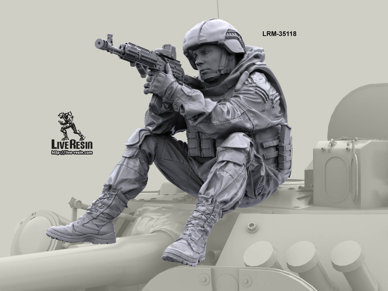 LRM35118 Современные Российские солдаты на броне БМП, Танка - автоматчик ведет огонь с башни Live Resin