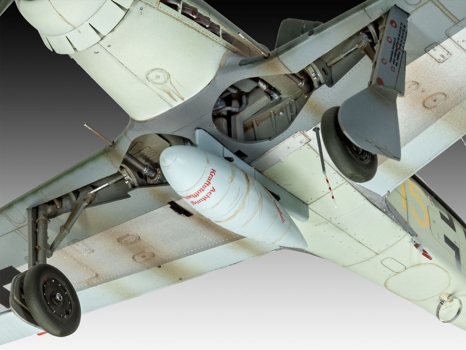 03930 Немецкий истребитель Focke Wulf Fw 190 D-9 Revell