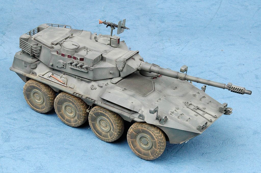 01562P Сборная модель Italian B1 'Centauro' AFV Early Version (1th Series) Trumpeter
