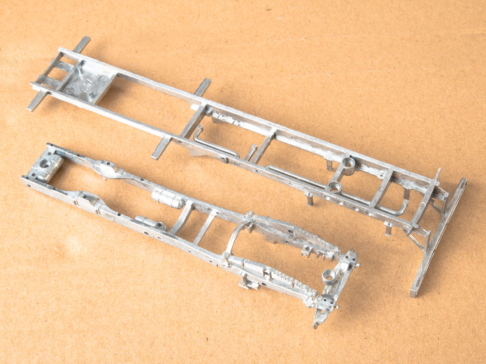 7061AVD Сборная модель КАМАЗ-54112 с полуприцепом НЕФАЗ-96742 AVD Models