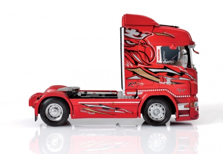 3882ИТ Грузовик R560 Highline Red griffin Italeri